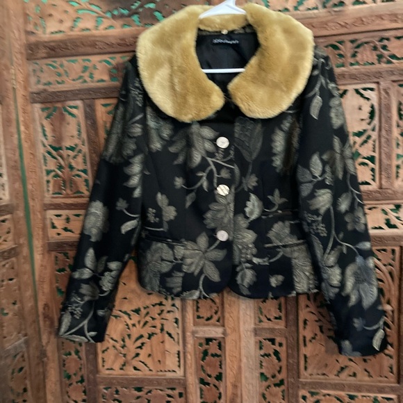 Brocade jacket with fur collar - Picture 3 of 12